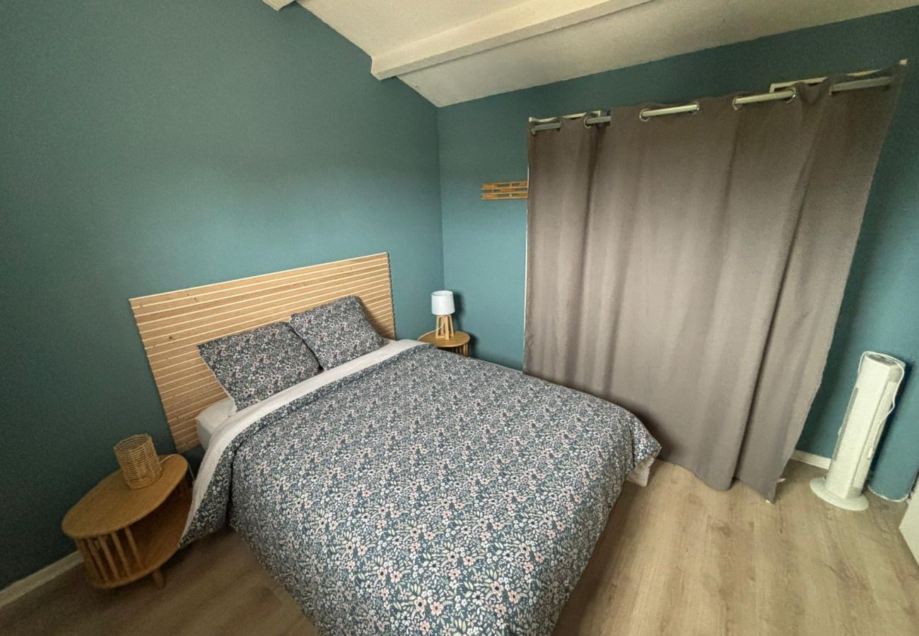 Maison à Saint-Cyprien - St Cyprien Belle maison rénovée avec jardin 4 à 6 p