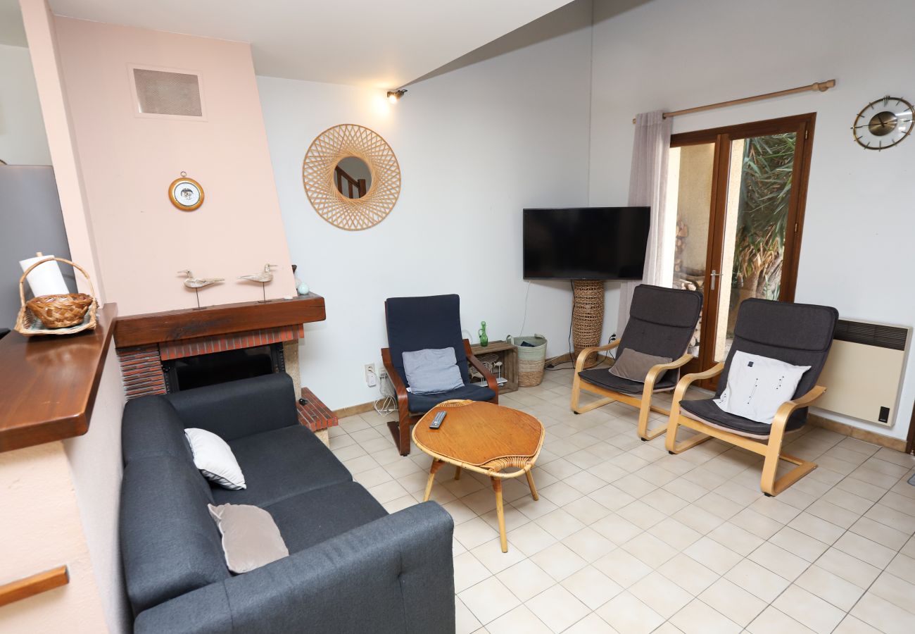 Maison à Saint-Cyprien - St Cyprien maison de vacances 6 personnes clim 