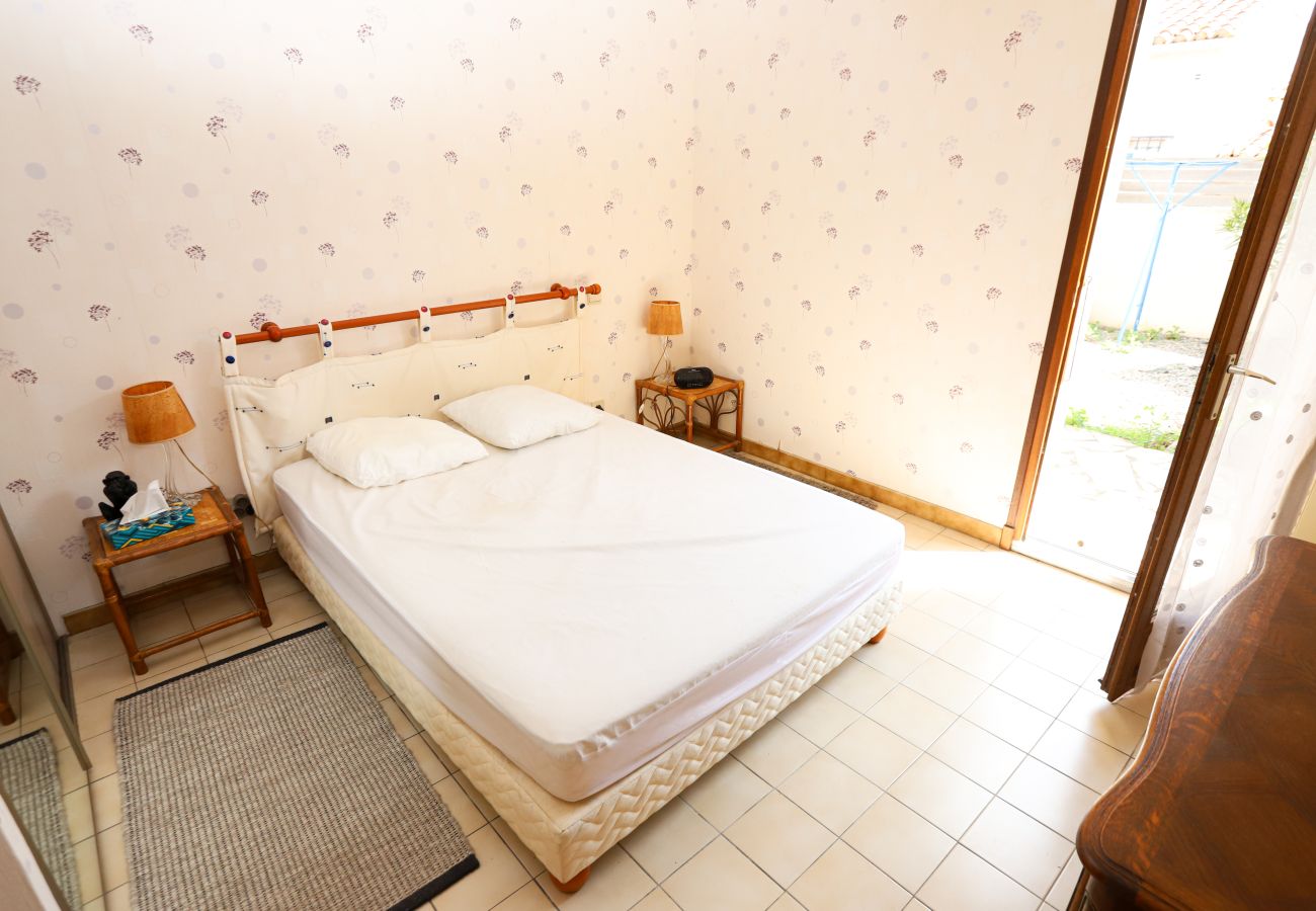 Maison à Saint-Cyprien - St Cyprien maison de vacances 6 personnes clim 