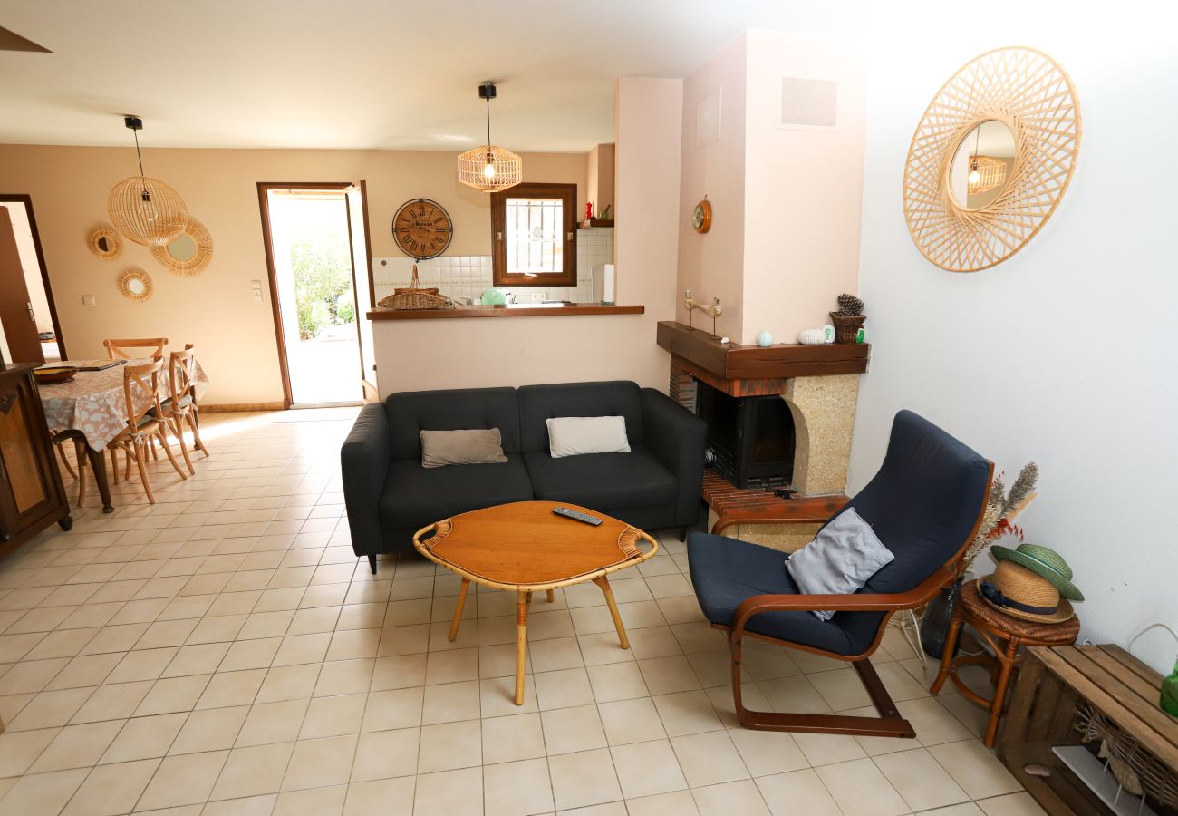 Maison à Saint-Cyprien - St Cyprien maison de vacances 6 personnes clim 