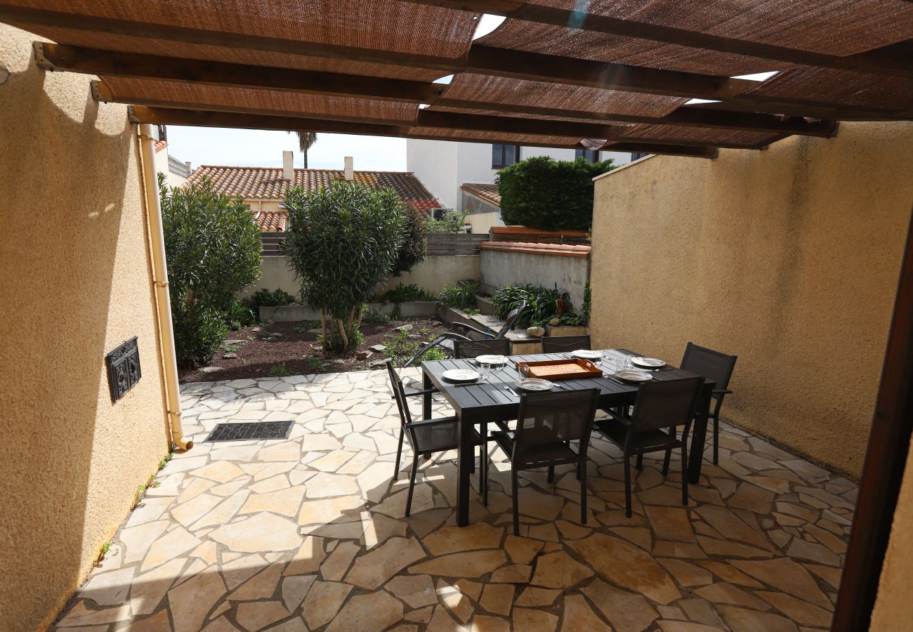 Maison à Saint-Cyprien - St Cyprien maison de vacances 6 personnes clim 