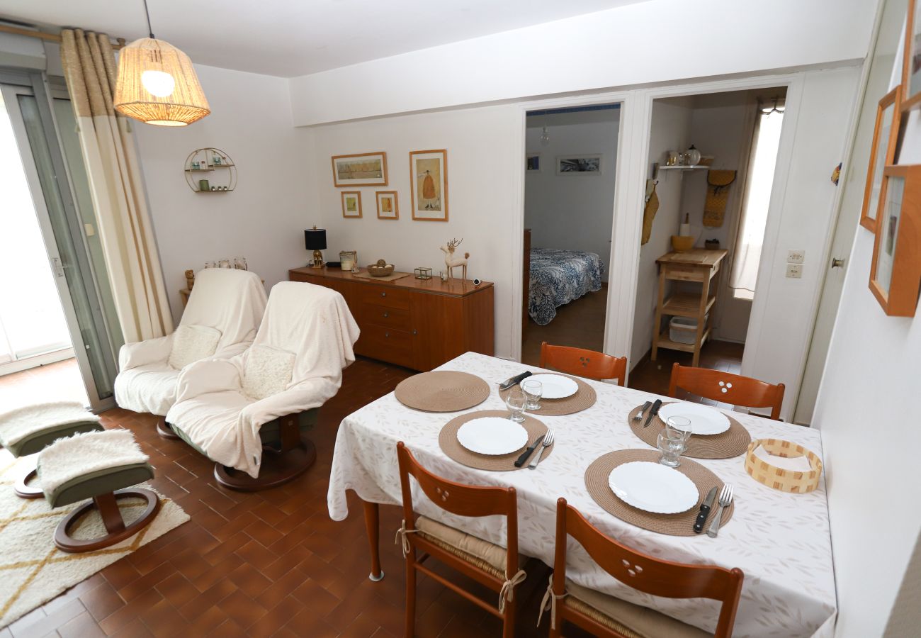 Appartement à Saint-Cyprien - St Cyprien Appartement à 2 pas du port et de la plage 