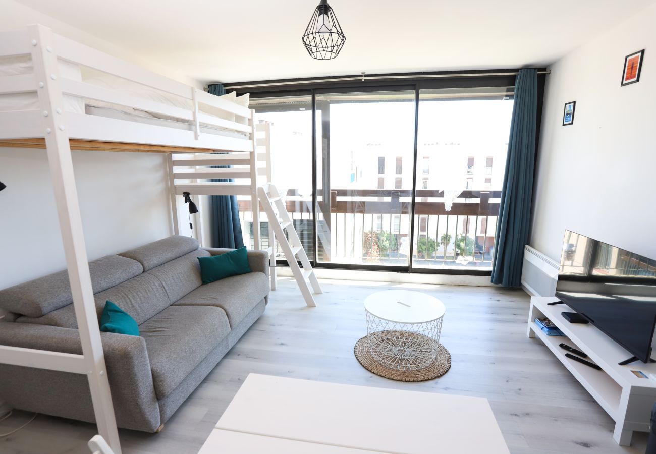 Studio à Saint-Cyprien - Appart lumineux et climatisé St Cyprien 3 min du port 