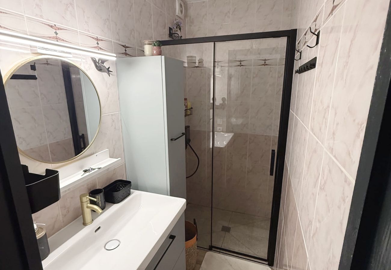 Appartement à Saint-Cyprien - St Cyprien moderne et lumineux rez de jardin  