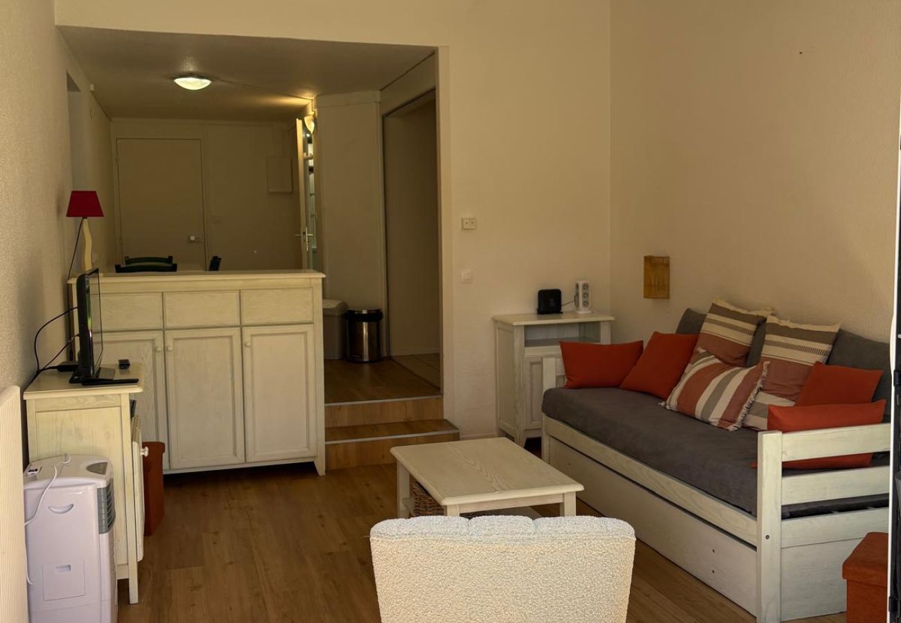 Appartement à Saint-Cyprien - St Cyprien golf appart avec terrasse et piscine