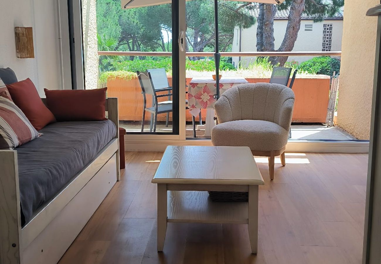 Appartement à Saint-Cyprien - St Cyprien golf appart avec terrasse et piscine