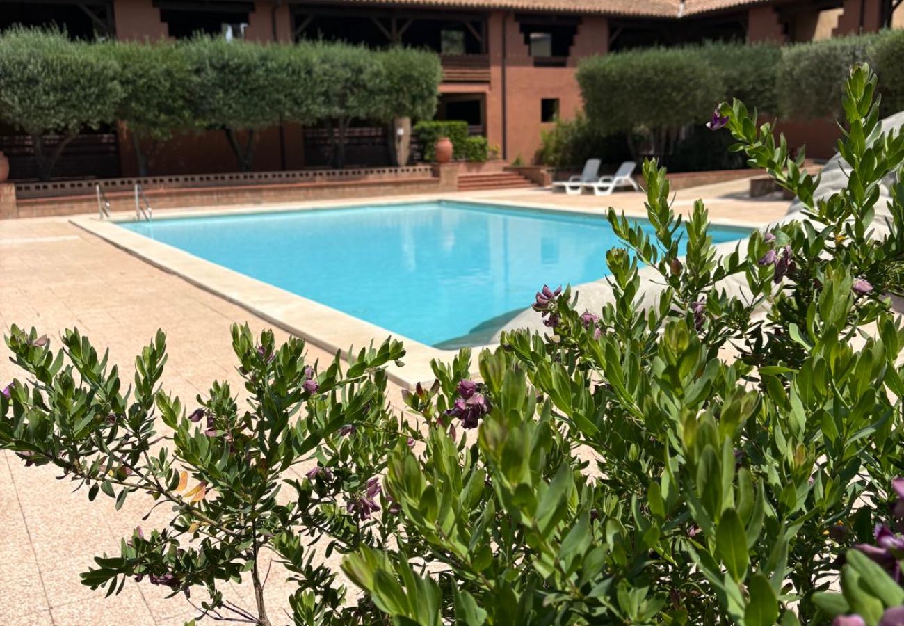 Appartement à Saint-Cyprien - St Cyprien golf appart avec terrasse et piscine