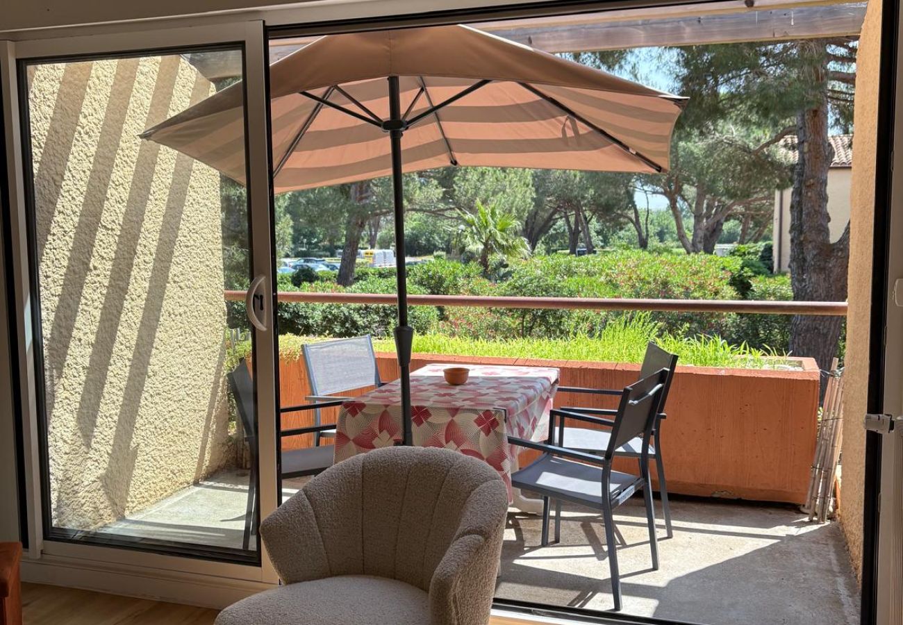 Appartement à Saint-Cyprien - St Cyprien golf appart avec terrasse et piscine
