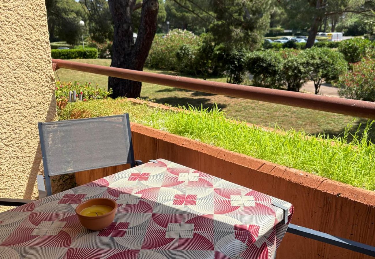 Appartement à Saint-Cyprien - St Cyprien golf appart avec terrasse et piscine