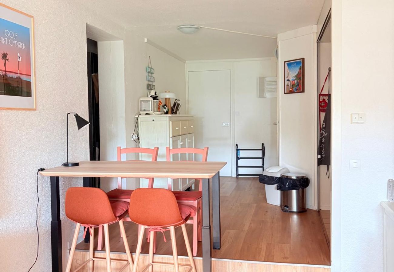 Appartement à Saint-Cyprien - St Cyprien Confort au bord du Green Piscine 
