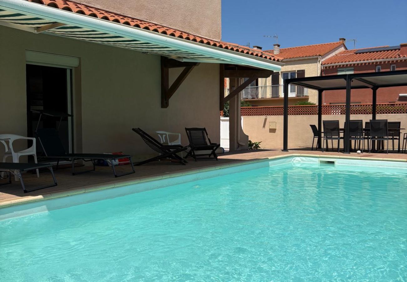 Villa à Saint-Cyprien - 🌴 Villa avec piscine à 6 min du port – Saint-Cyprien