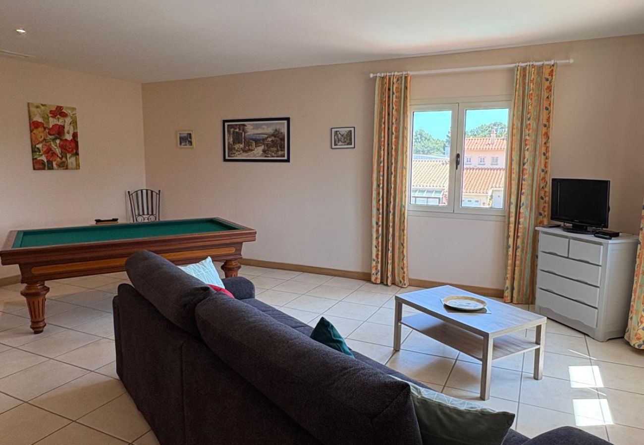 Villa à Saint-Cyprien - 🌴 Villa avec piscine à 6 min du port – Saint-Cyprien