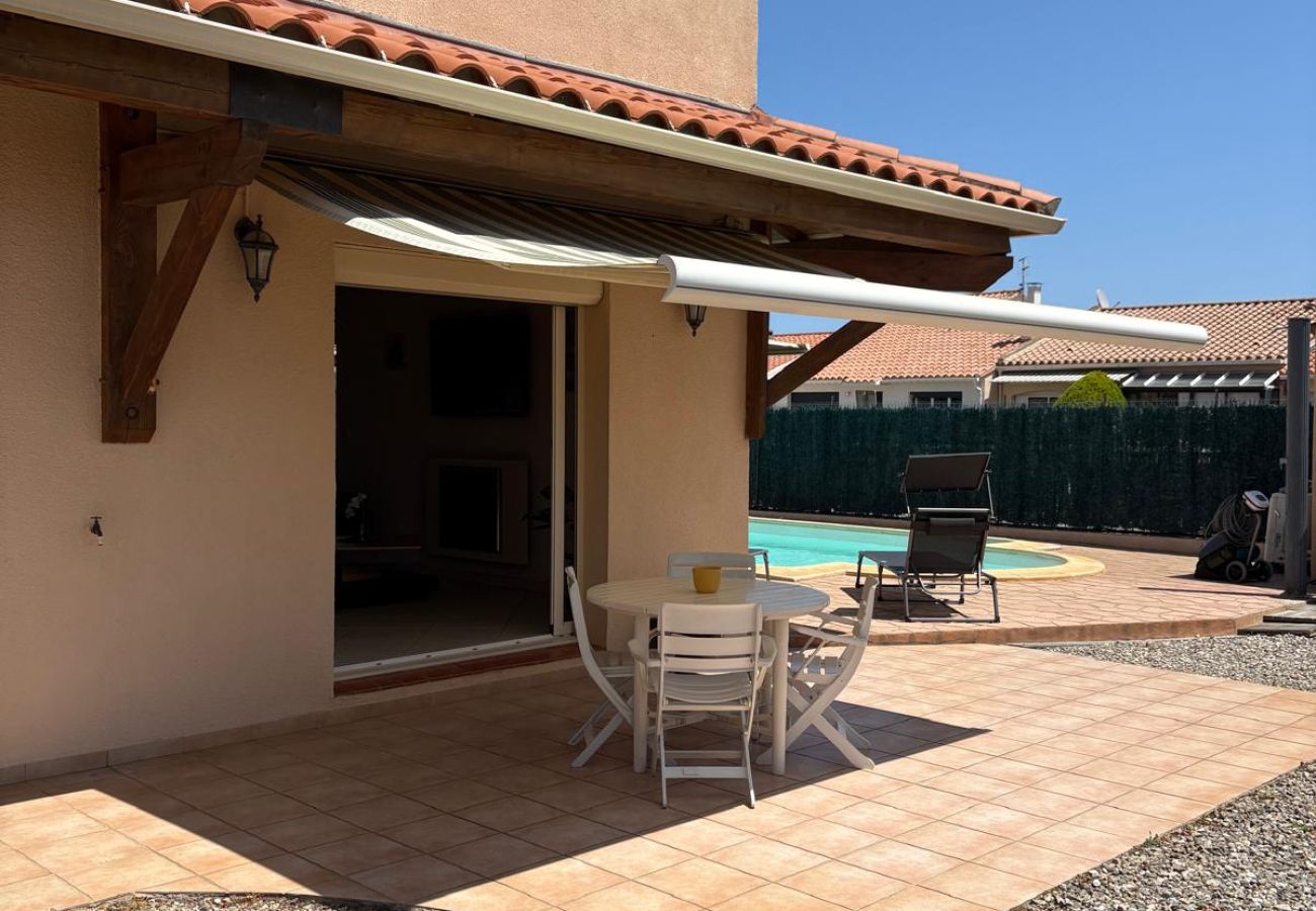 Villa à Saint-Cyprien - 🌴 Villa avec piscine à 6 min du port – Saint-Cyprien