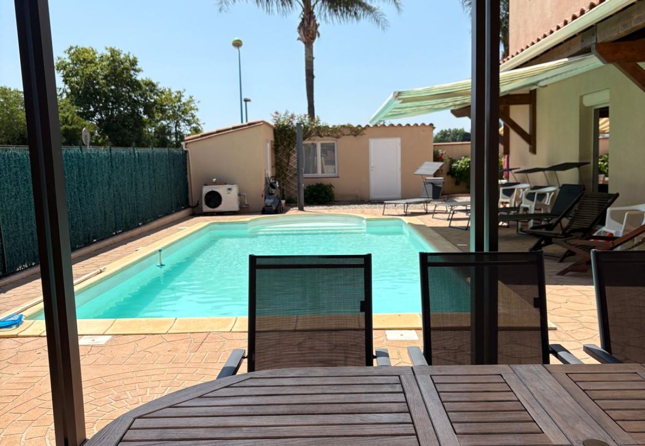 Villa à Saint-Cyprien - 🌴 Villa avec piscine à 6 min du port – Saint-Cyprien