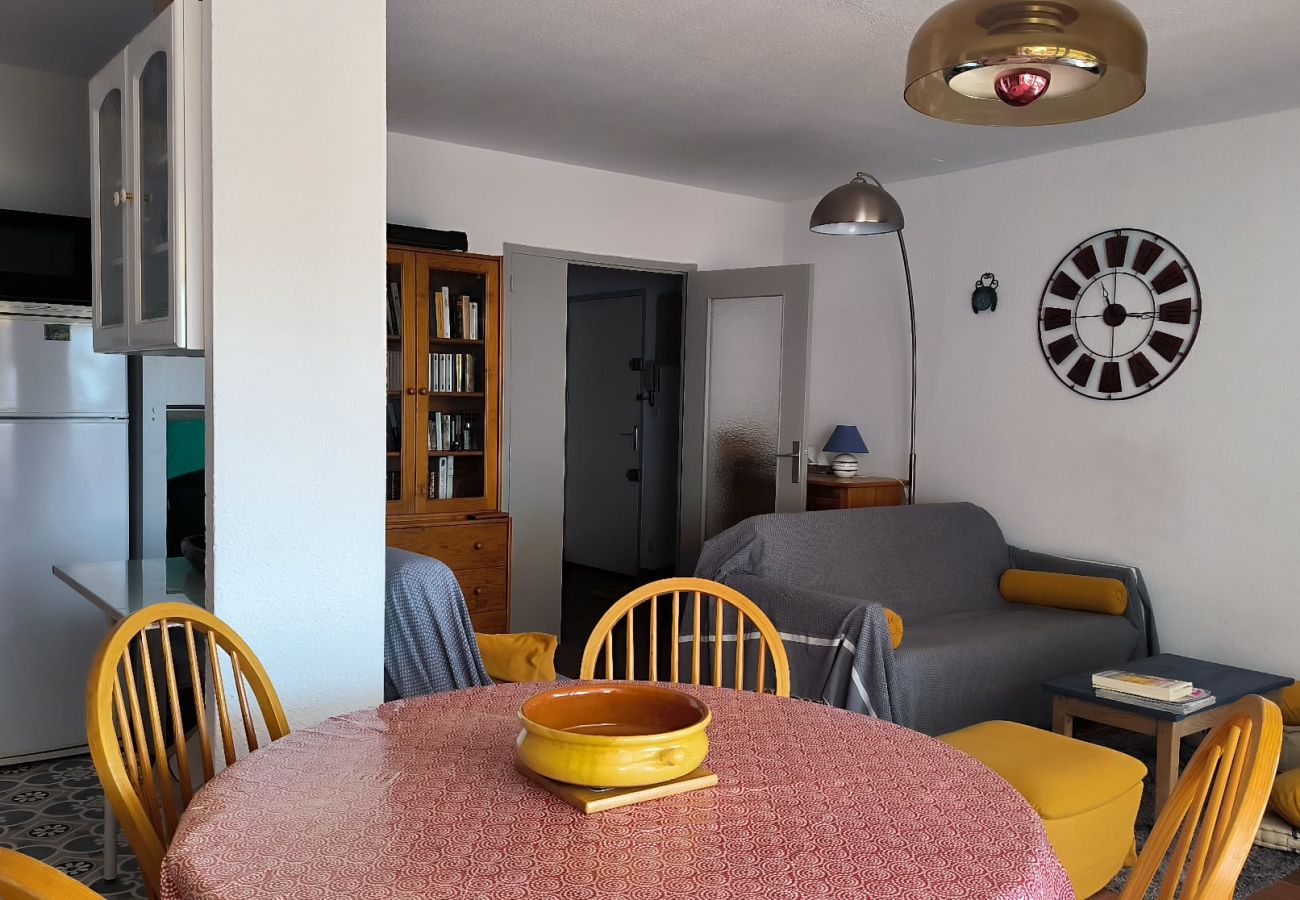 Appartement à Saint-Cyprien - Terrasse XXL pour cet appart au port de St Cyprien 