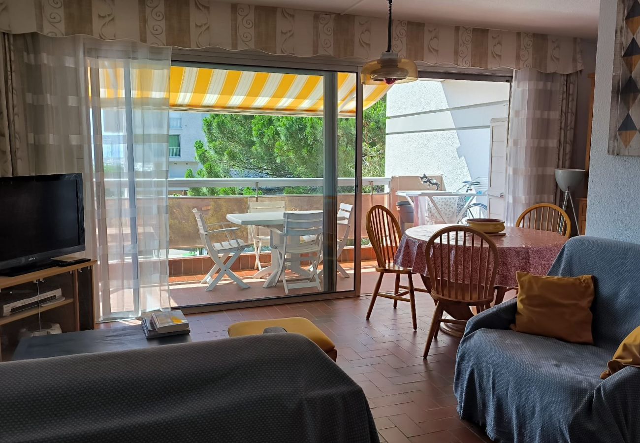 Appartement à Saint-Cyprien - Terrasse XXL pour cet appart au port de St Cyprien 