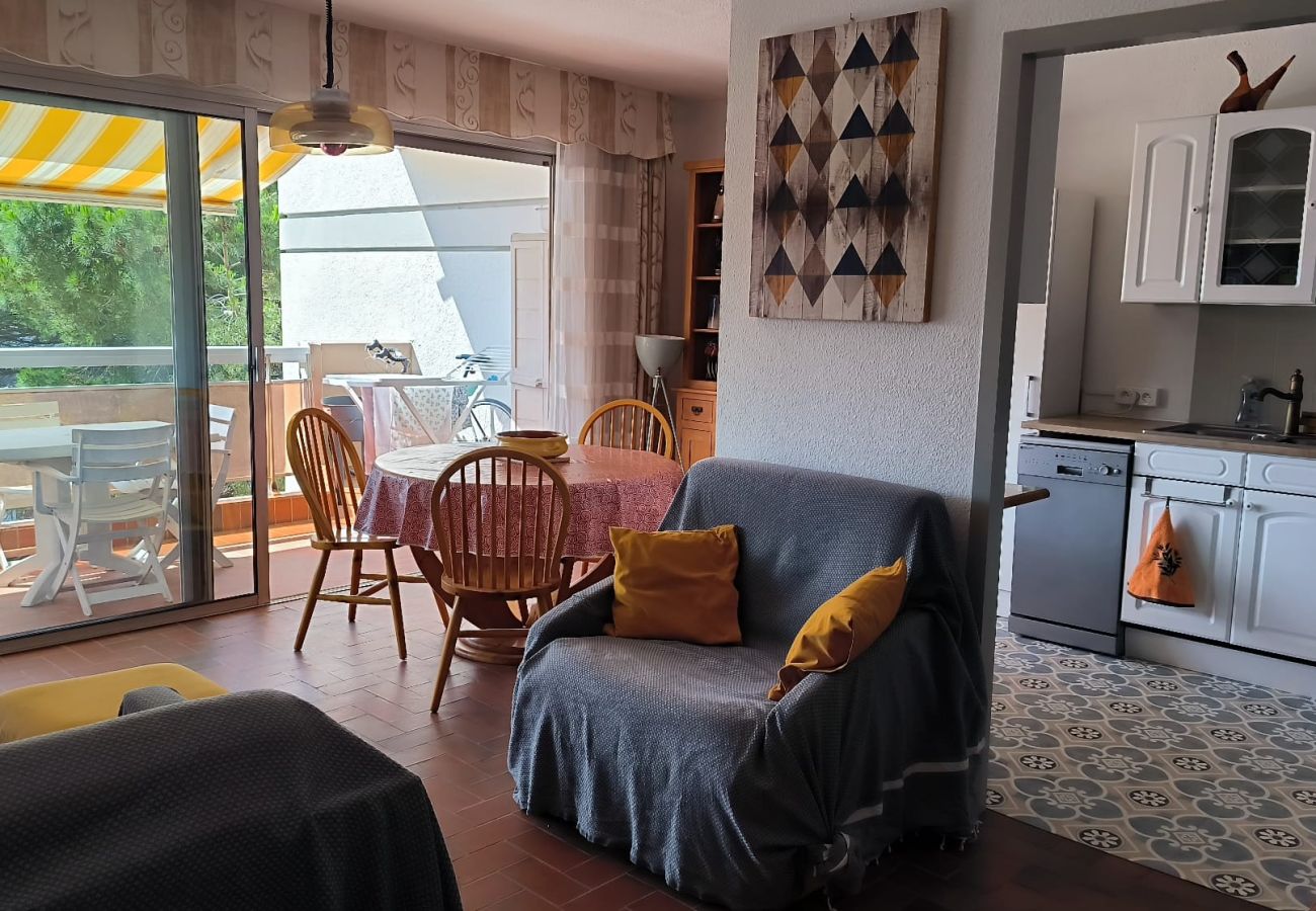 Appartement à Saint-Cyprien - Terrasse XXL pour cet appart au port de St Cyprien 