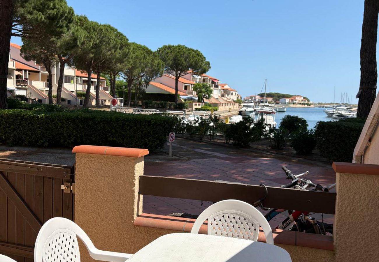 Appartement à Saint-Cyprien - Appart en RDC avec grandre terrasse sur la Marina ! 