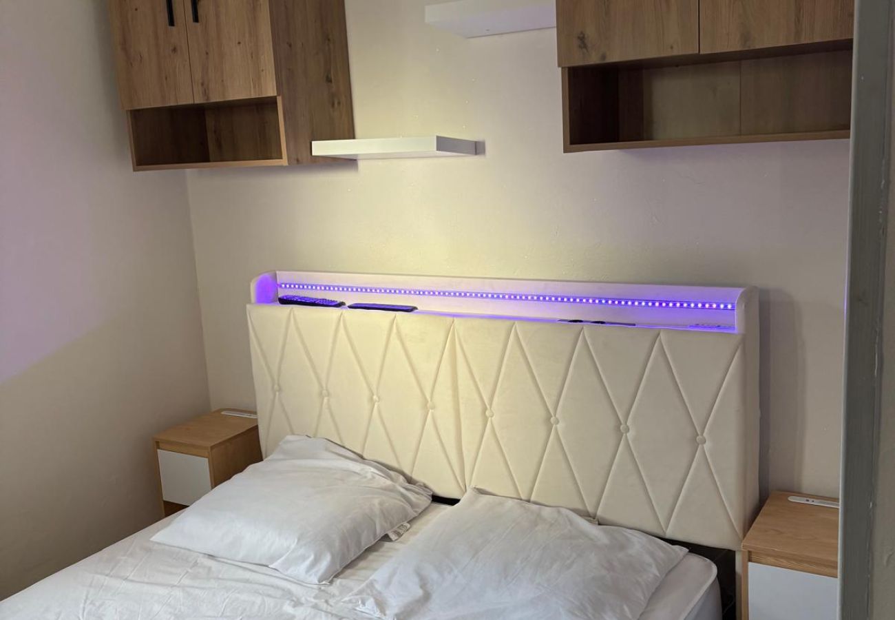 Appartement à Saint-Cyprien - St Cyprien Appart en RDC avec grandre terrasse sur la Marina ! 