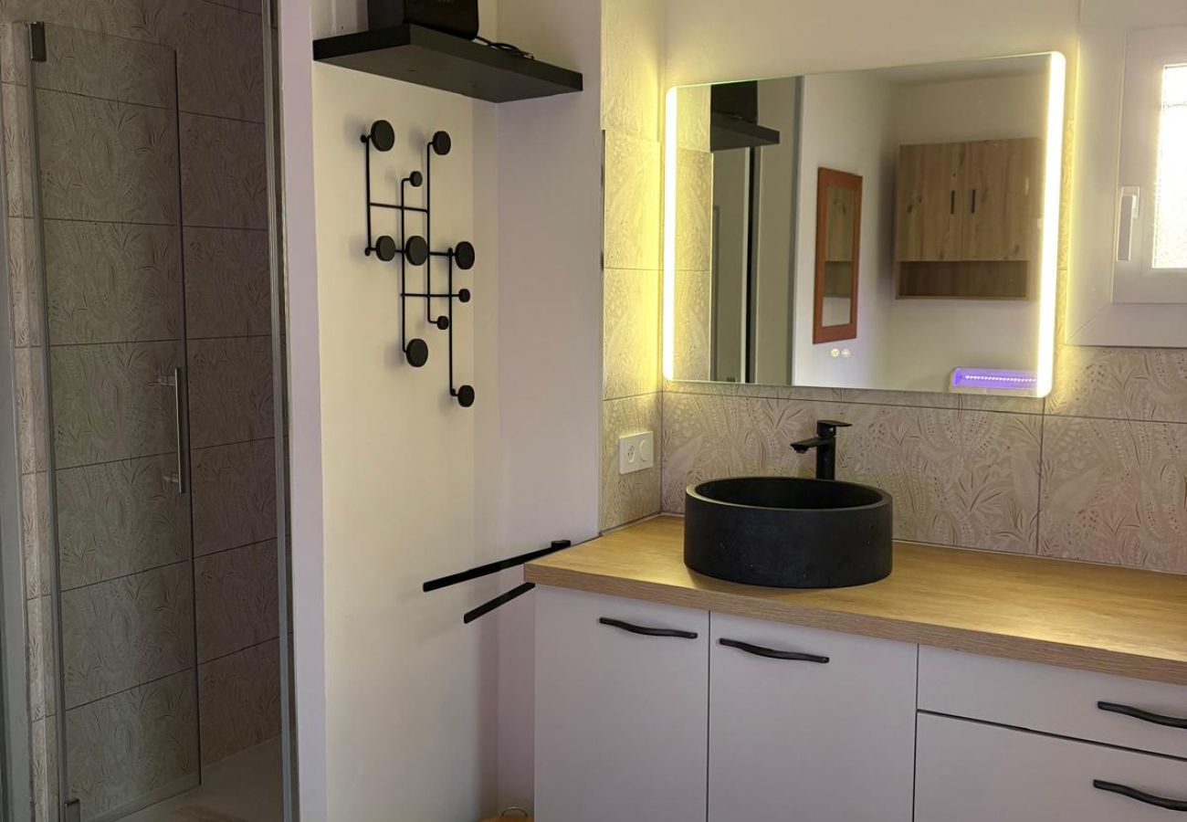 Appartement à Saint-Cyprien - St Cyprien Appart en RDC avec grandre terrasse sur la Marina ! 