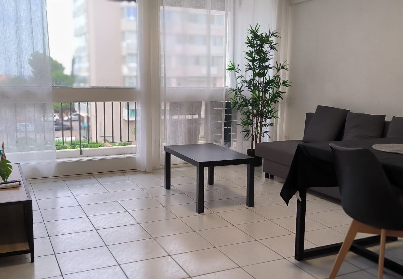 Appartement à Saint-Cyprien - St Cyprien appart cosy à deux pas du port vue mer