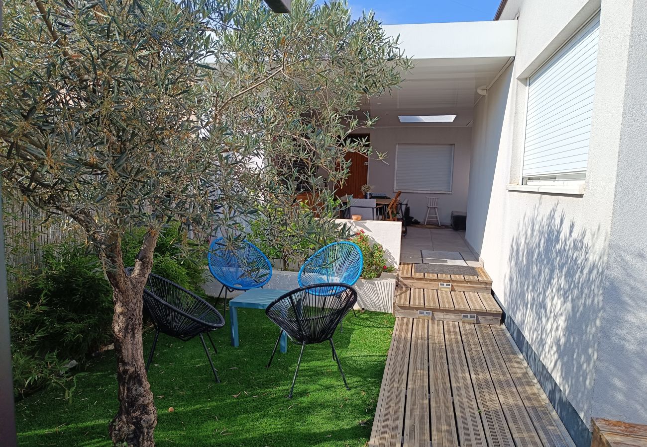 Villa à Saint-Cyprien - St Cyprien superbe villa 4 chambres et piscine