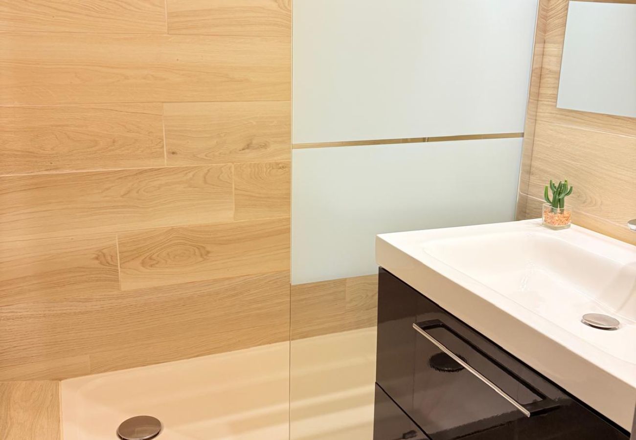 Maison mitoyenne à Saint-Cyprien - St Cyprien superbe appartement avec piscine 