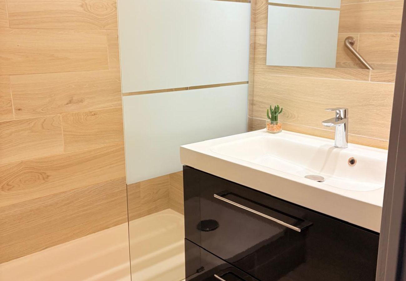 Maison mitoyenne à Saint-Cyprien - St Cyprien superbe appartement avec piscine 