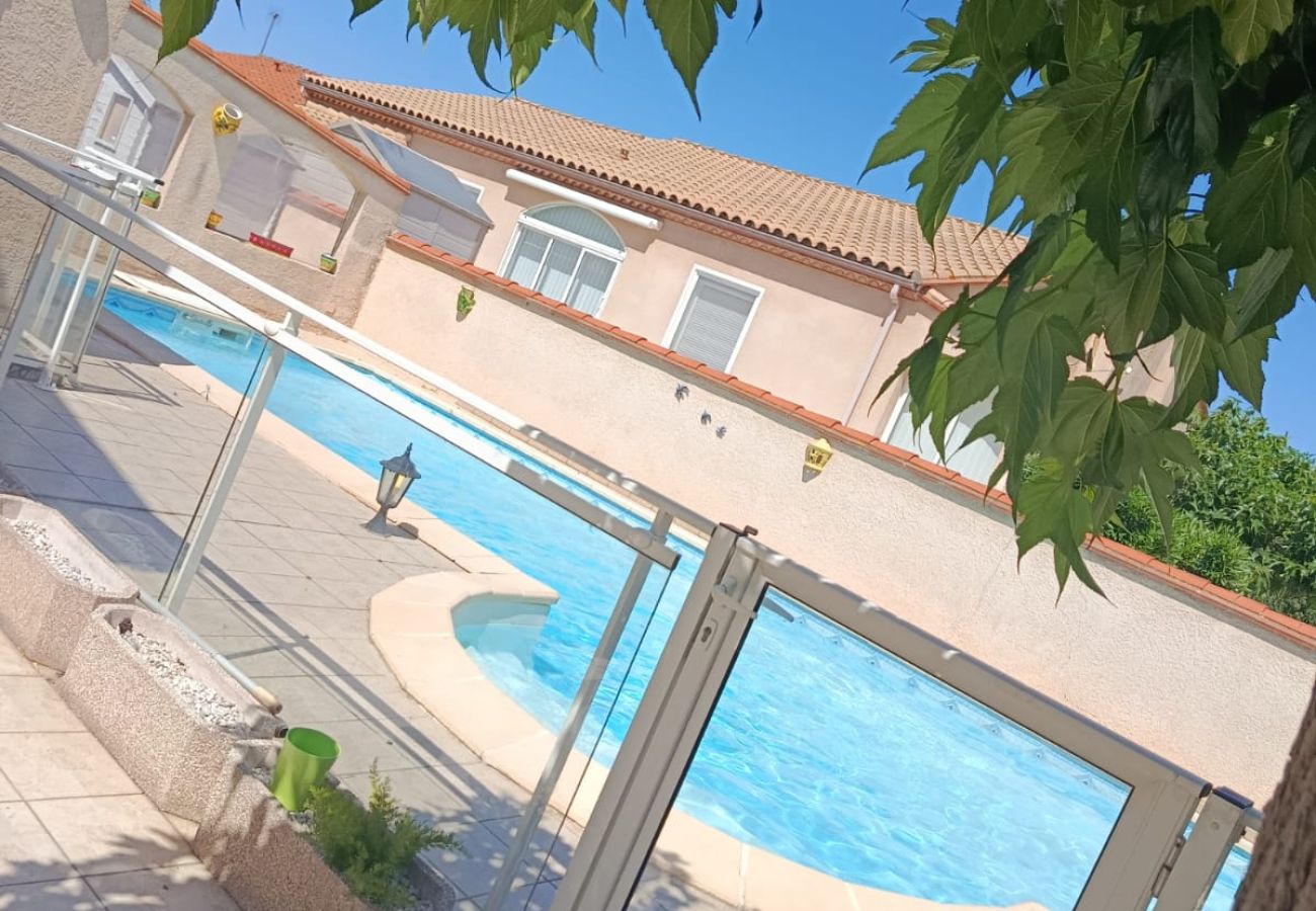 Villa à Saint-Cyprien - St Cyprien Magnifique Villa Piscine 3 étoiles