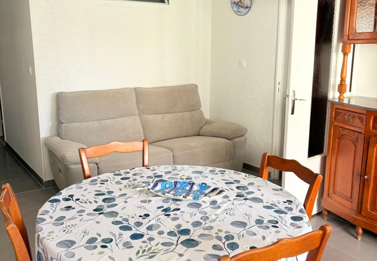 Appartement à Saint-Cyprien - St Cyprien 5 personnes proche port 