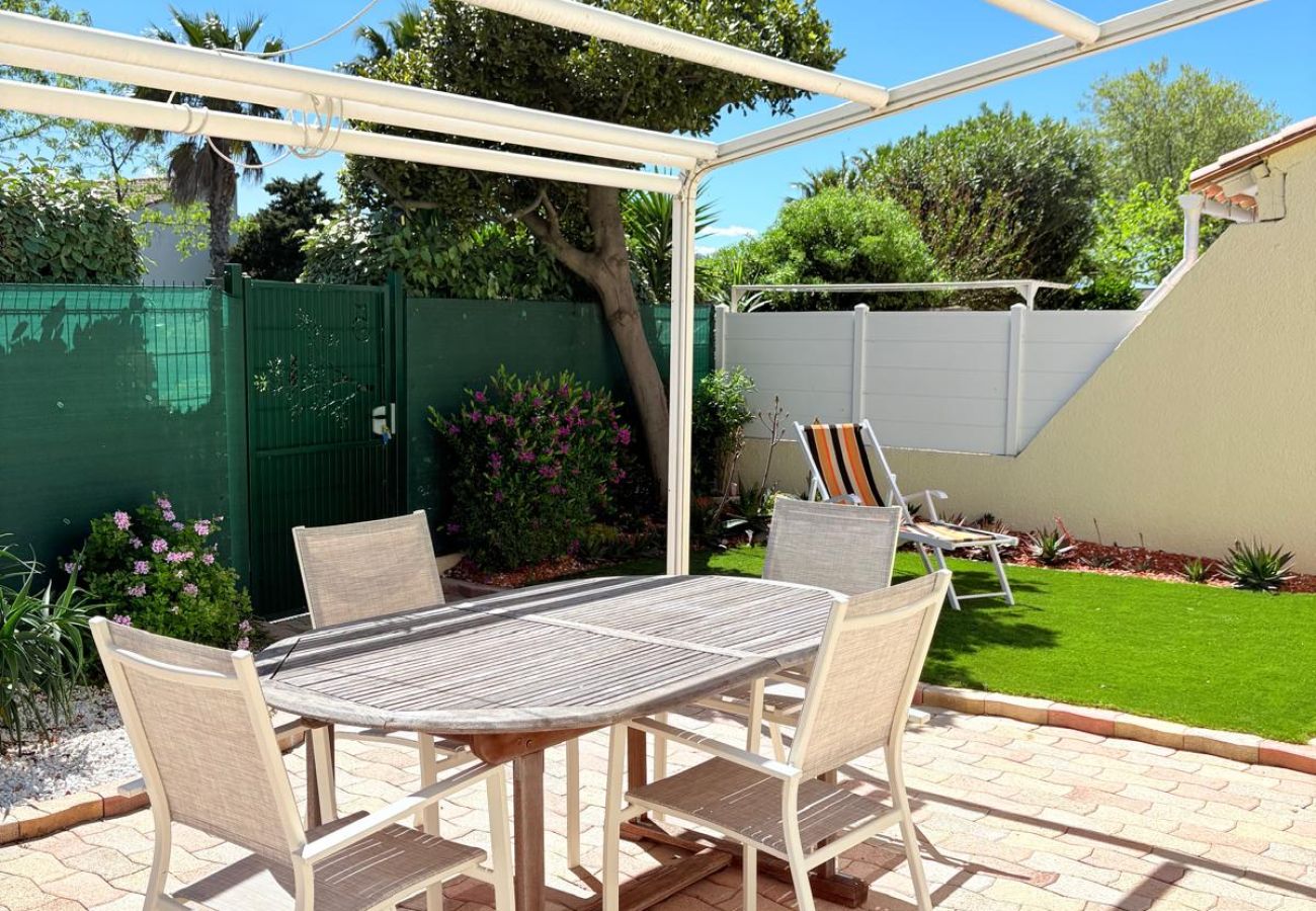 Maison à Saint-Cyprien - St Cyprien Douceur de vivre : jardin ensoleillé