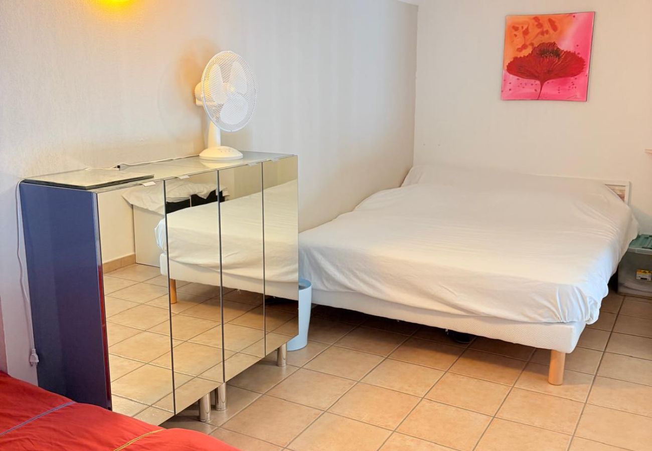 Appartement à Saint-Cyprien - St Cyprien duplex avec piscine 