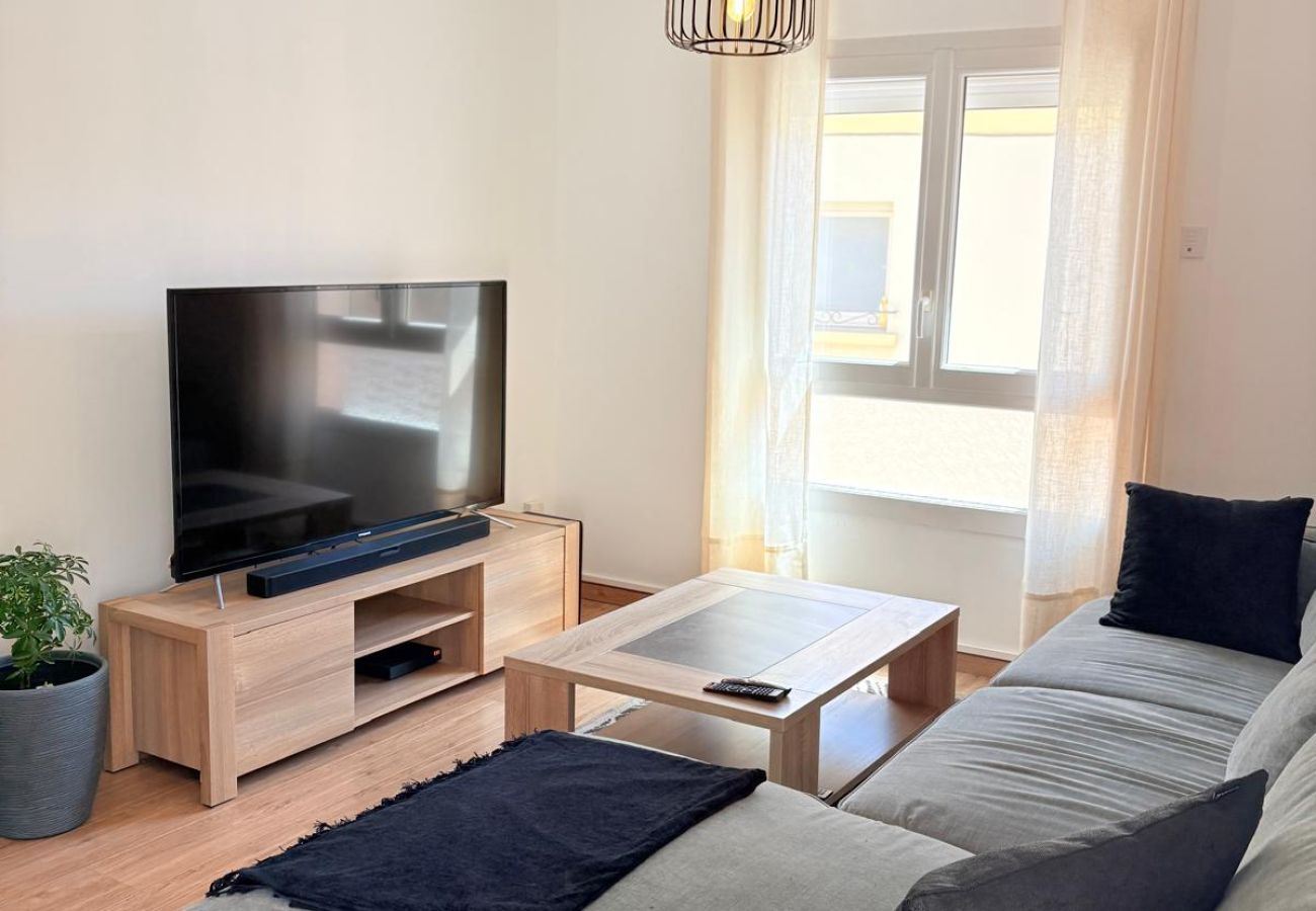 Maison à Saint-Cyprien - St Cyprien bel appartement au coeur du village clim et wifi