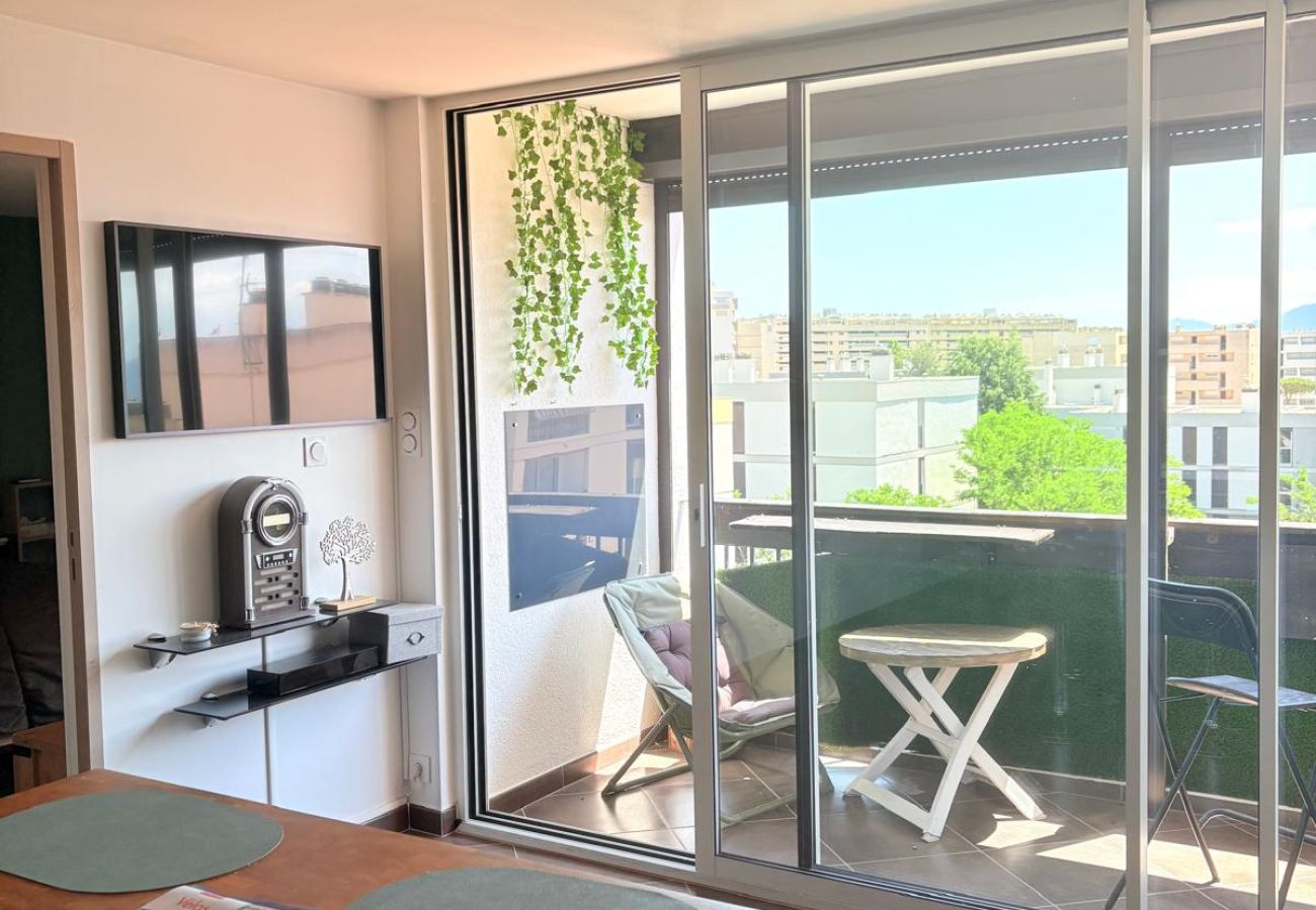 Appartement à Saint-Cyprien - St Cyprien Appart Moderne et Cats friendly