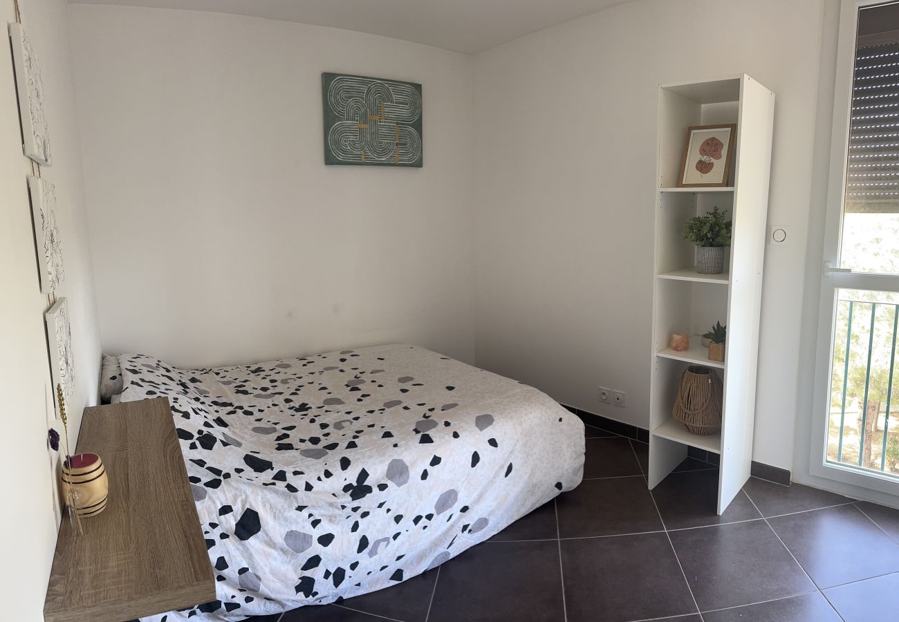 Appartement à Saint-Cyprien - St Cyprien Appart Moderne et Cats friendly