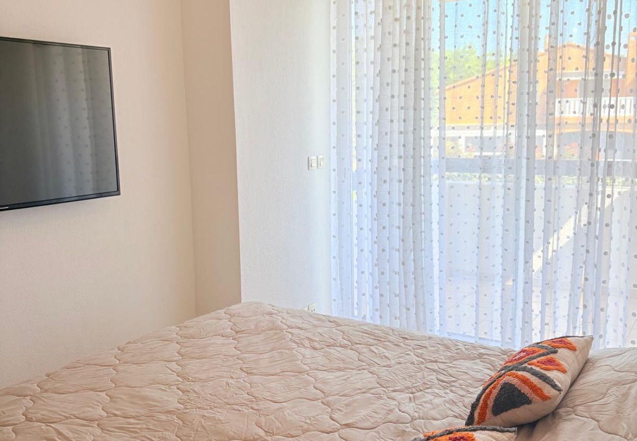 Appartement à Saint-Cyprien -  St Cyprien T3 Clim Wifi Piscine dans une magnifique résidence