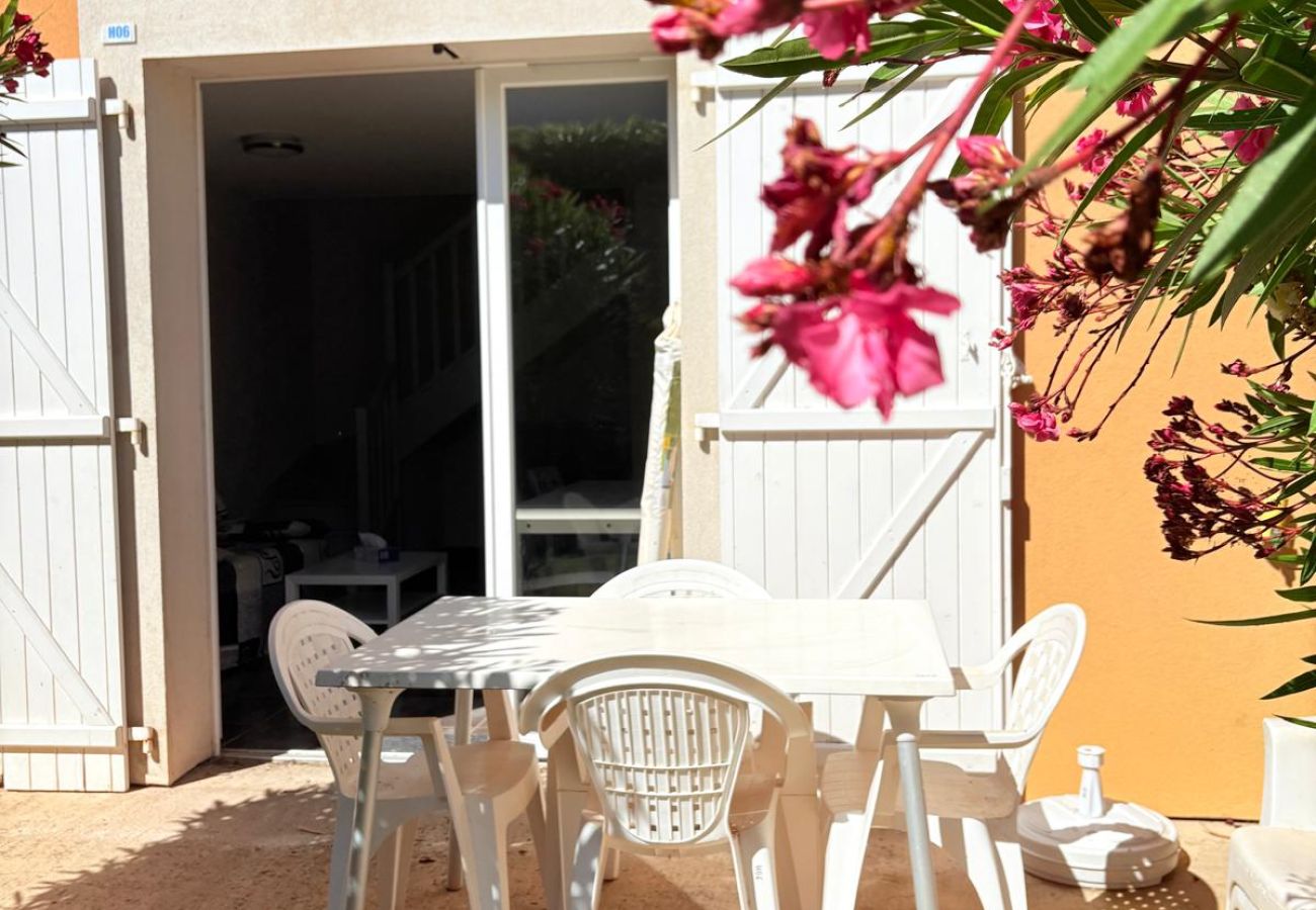 Maison mitoyenne à Latour-Bas-Elne - Un coin au soleil avec terrasse et calme 