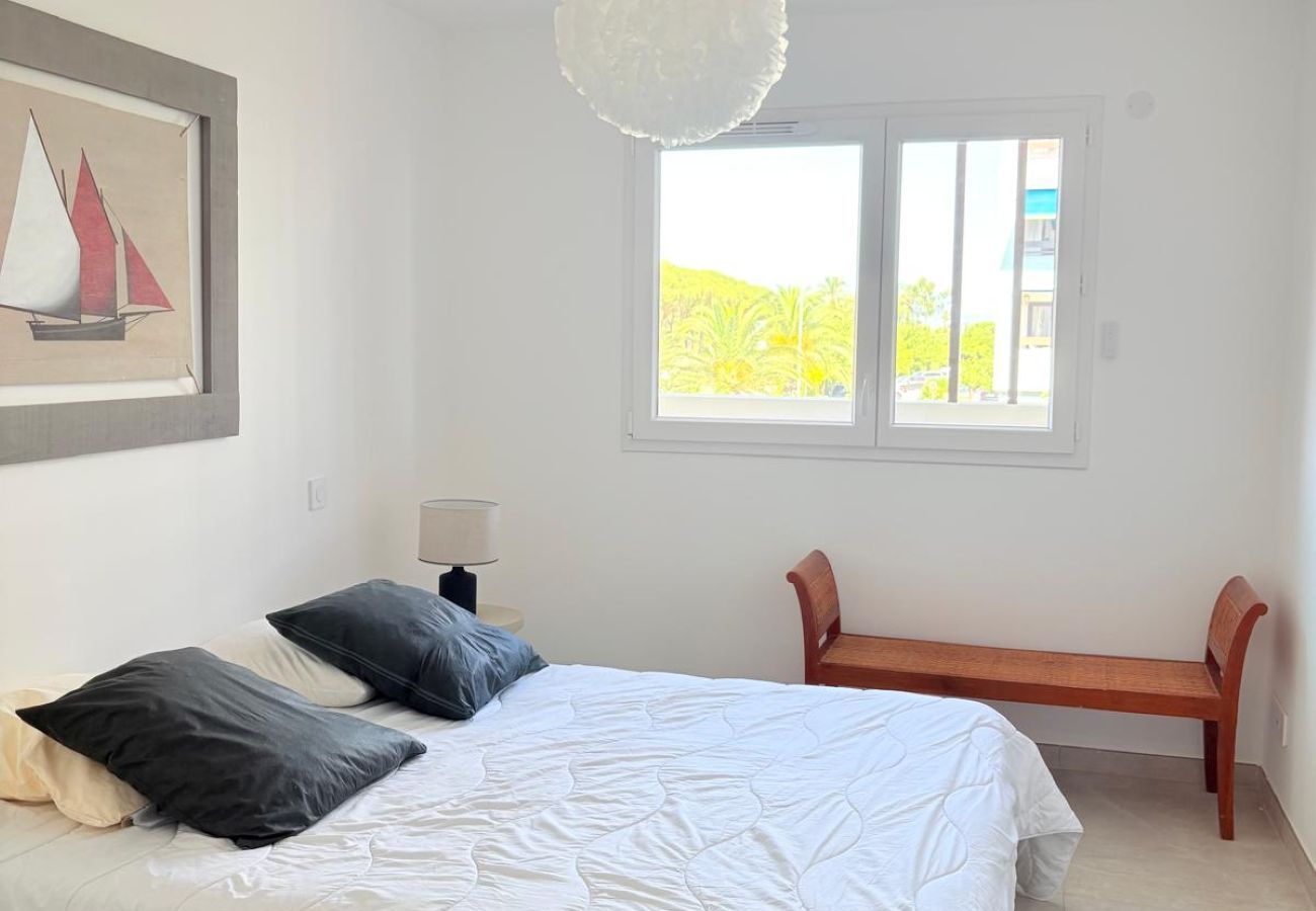 Appartement à Saint-Cyprien - Unique à St Cyprien les pieds dans l'eau