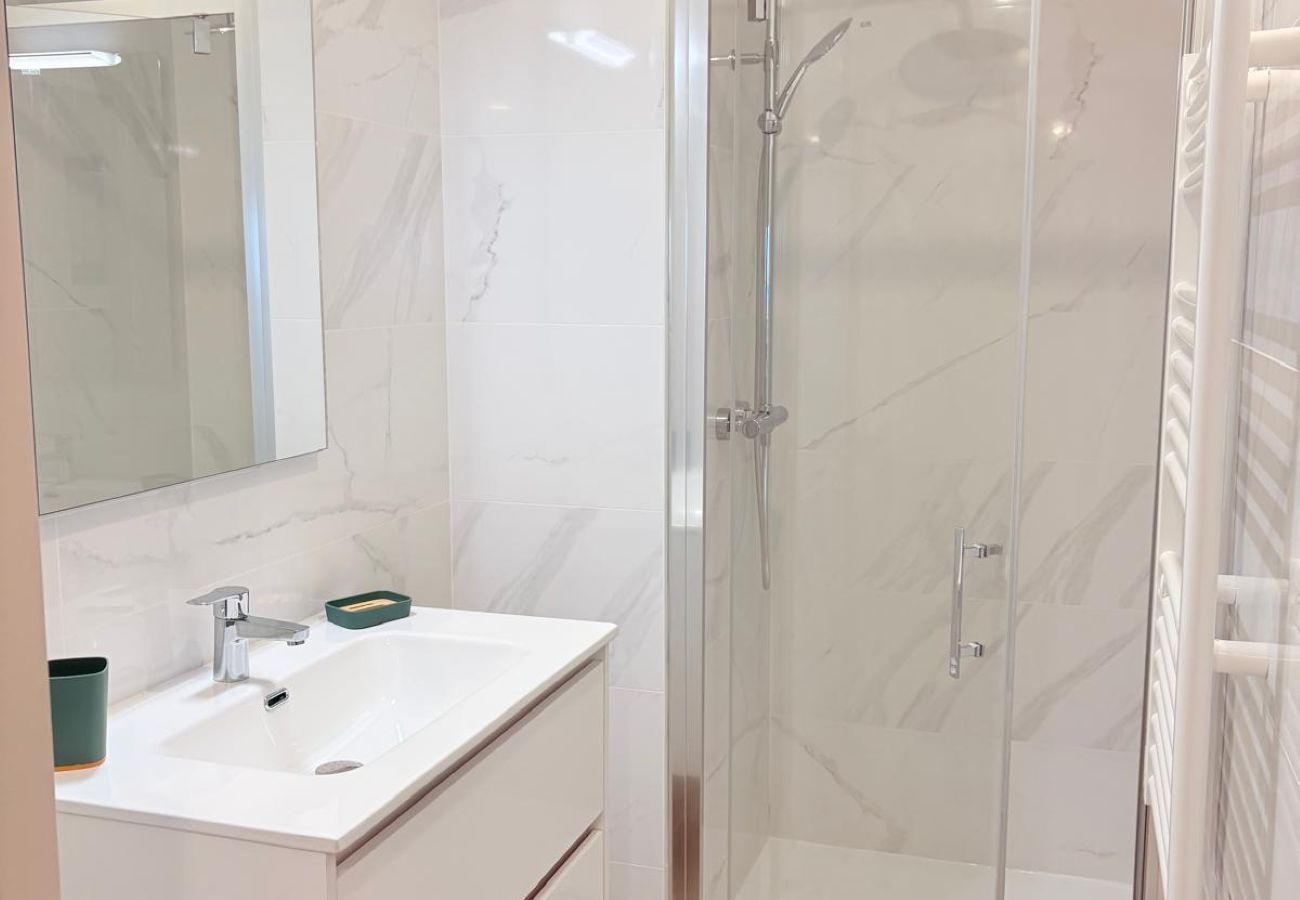 Appartement à Saint-Cyprien - Unique à St Cyprien les pieds dans l'eau